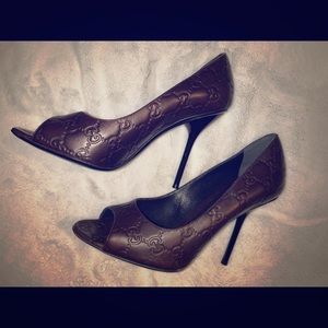 Authentic Gucci Guccissima Logo Embossed Heels!!